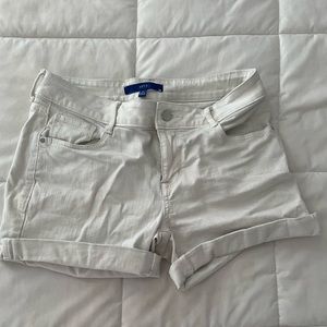 Apt. 9 Shite Short Shorts